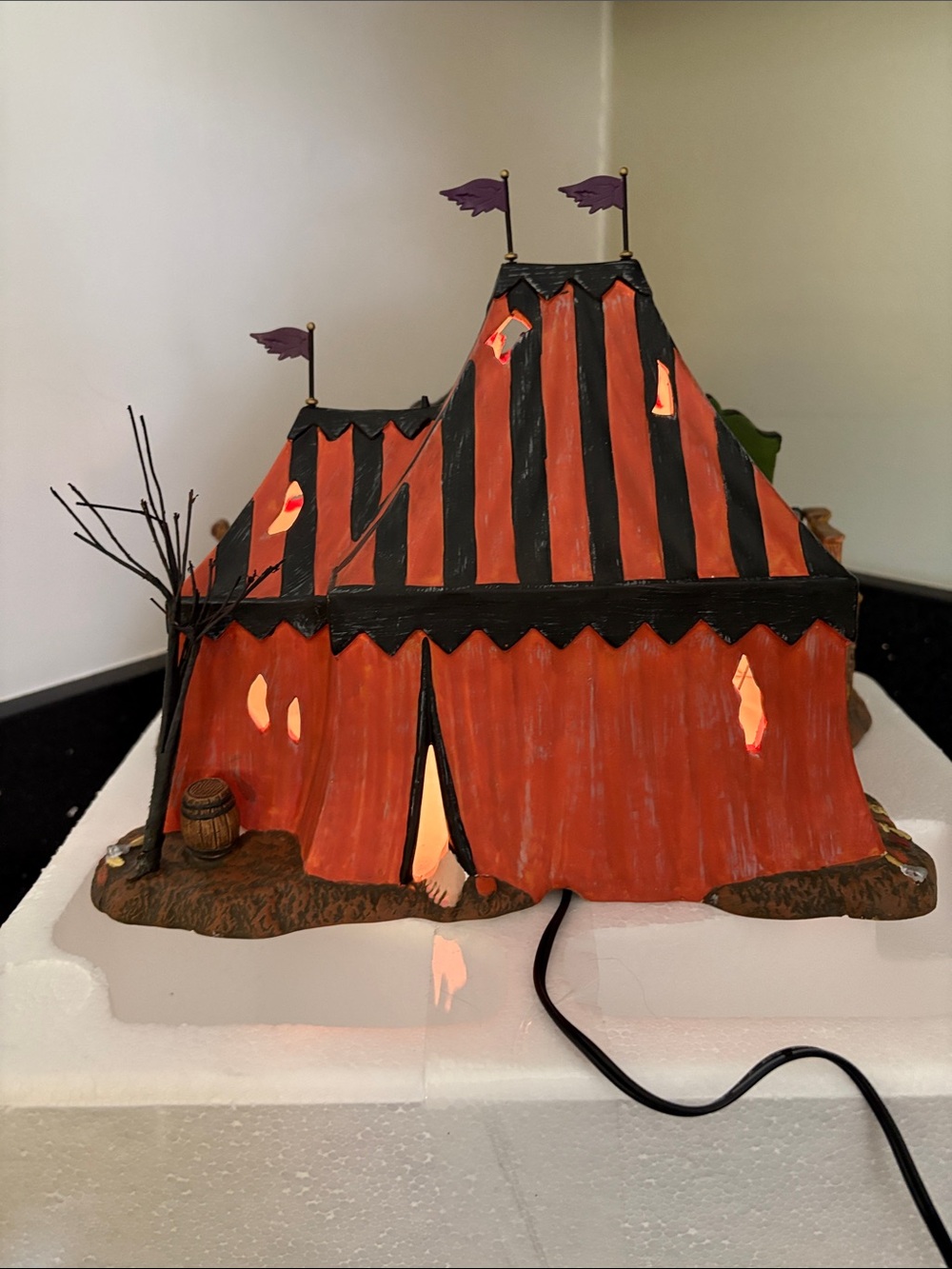 Department 56 Halloween Travis Louie Otherworldly Circus House & Sideshow Stars - Picture 5 of 17